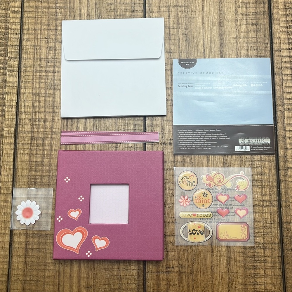 Creative Memories Mini Paper Sending Love Album New